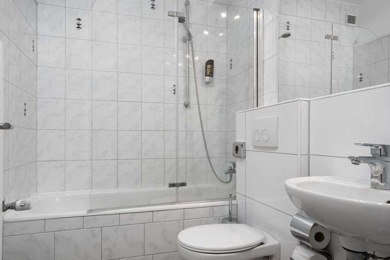 Apartment 1, Direkt Am Bahnhof Aquisgrana Esterno foto