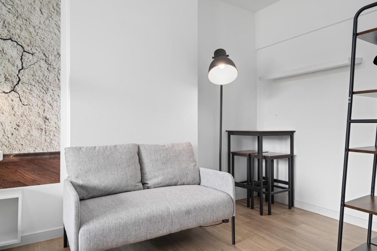Apartment 1, Direkt Am Bahnhof Aquisgrana Esterno foto